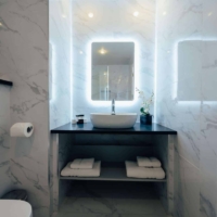 FitzwiltonHotel-july2022-192-NewBathroom